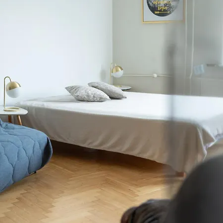 Sleeps 10 Center Penthouse Op Us Embassy Appartement