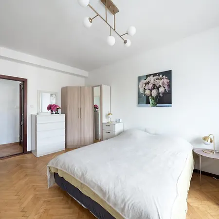 Sleeps 10 Center Penthouse Op Us Embassy Apartment