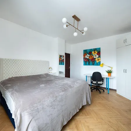 Sleeps 10 Center Penthouse Op Us Embassy *